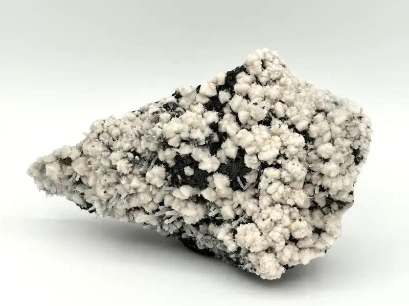 Křišťál, kalcit, galenit, pyrit