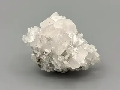 Křišťál, pyrit